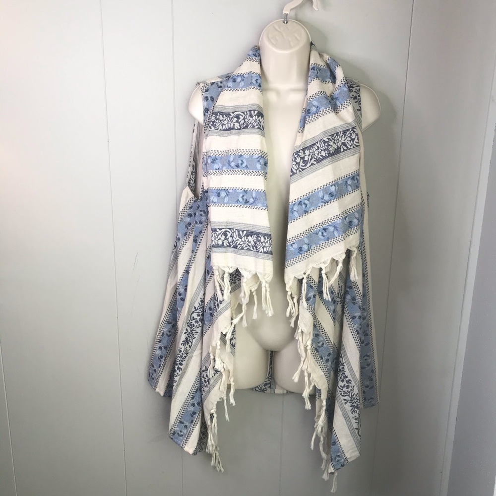 Entry lightweight open front fringe vest small